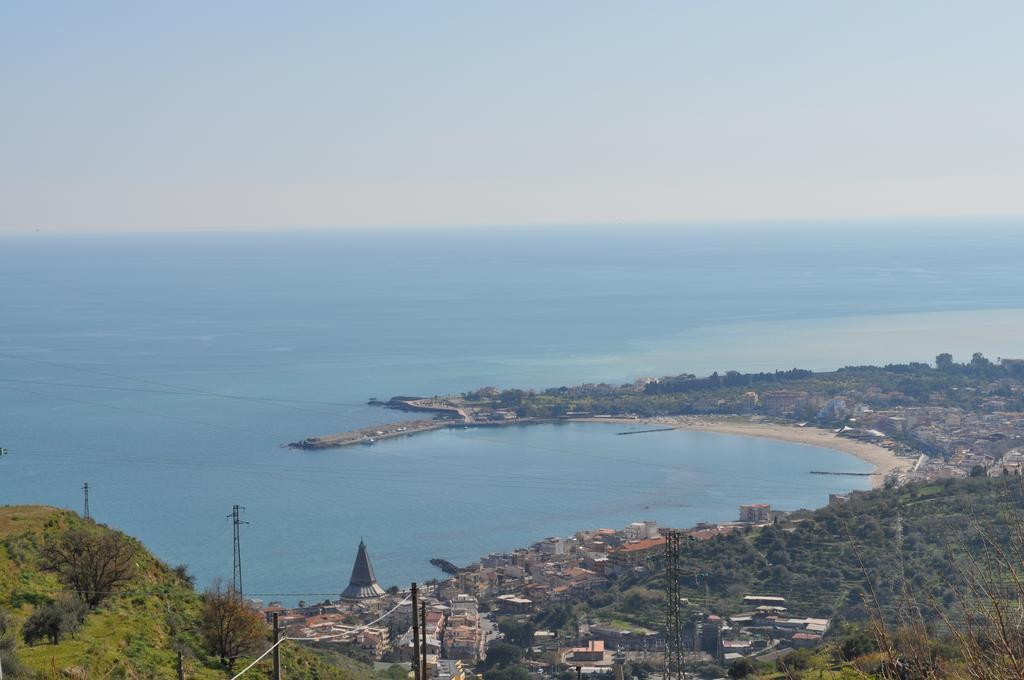 The Lemon Tree Apartment Taormina Room photo