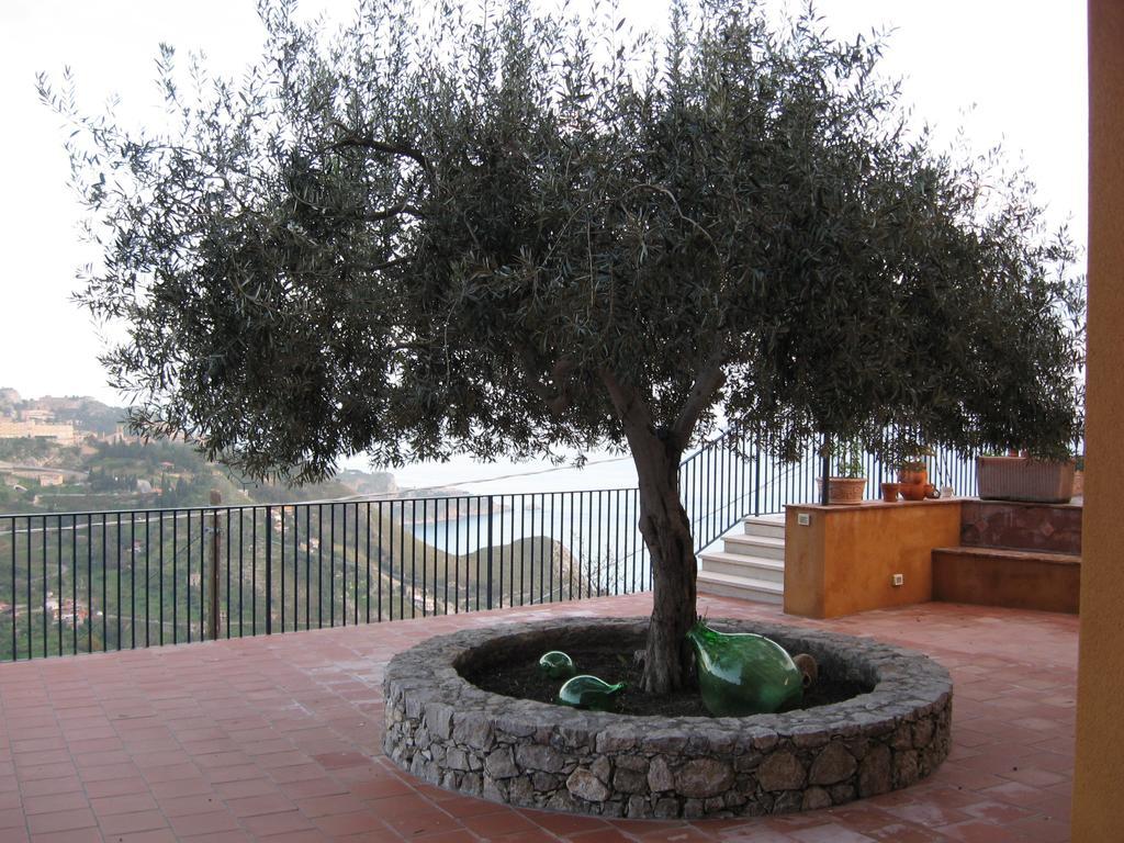 The Lemon Tree Apartment Taormina Room photo